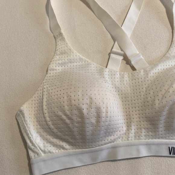 Victoria’s Secret sports bra - Picture 9 of 10